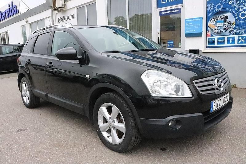 Svart Begagnad 2009 Nissan Qashqai +2 SUV | 67 900 kr (Bra pris) - Bild 1/4