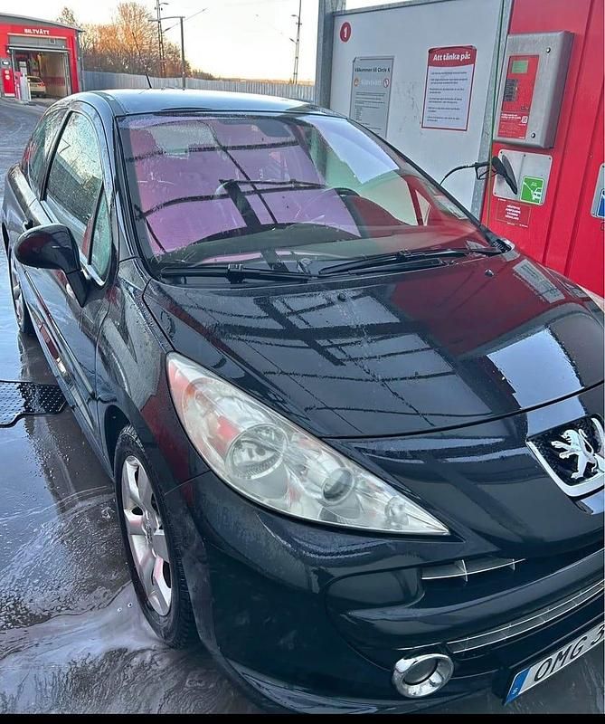 Begagnad 2006 Peugeot 207 Halvkombi | 18 000 kr (Marknadspris) - Bild 1/4