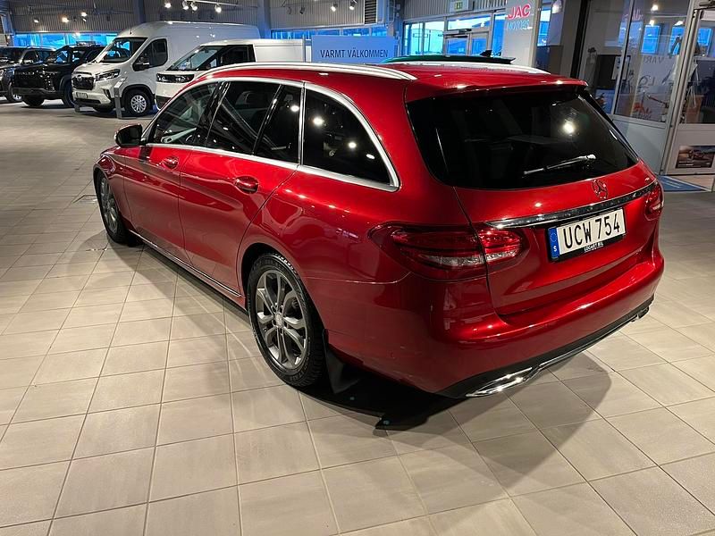 Begagnad Mercedes C250 Avantgarde 204 HK (150 kW) 2014 Röd Kombi
