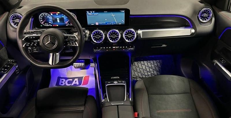 Begagnad Mercedes GLB220 AMG 190 HK (139 kW) 2024 Bergsgrå metallic SUV