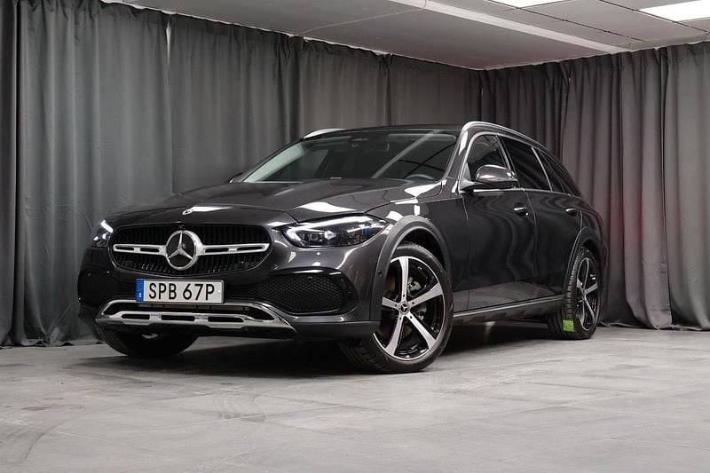 Grå Begagnad 2024 Mercedes C220 Kombi | 519 000 kr (Marknadspris) - Bild 1/4