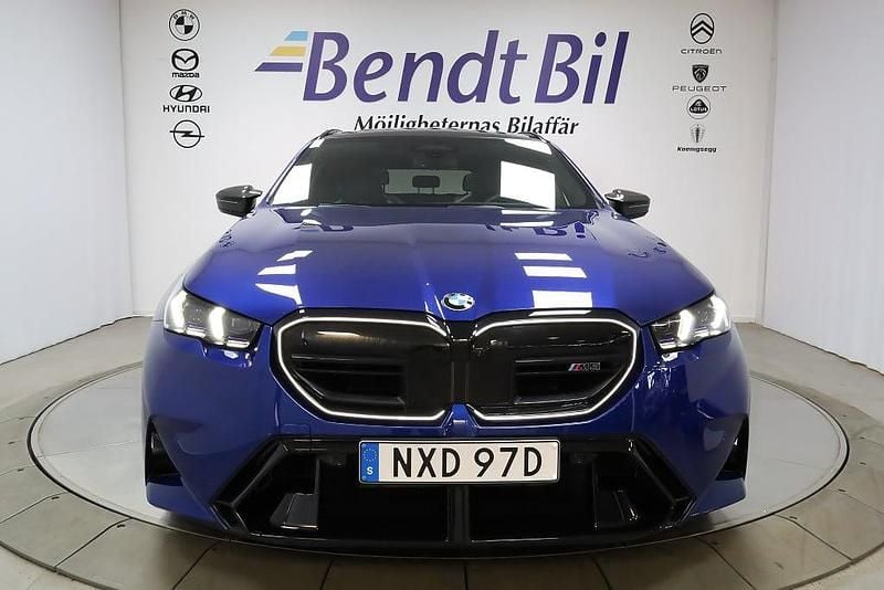 Begagnad BMW M5 Comfort Edition 727 HK (534 kW) 2024 Blå Kombi