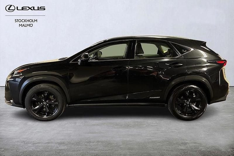Begagnad Lexus NX300h Sport Line 200 HK (147 kW) 2017 Svart SUV