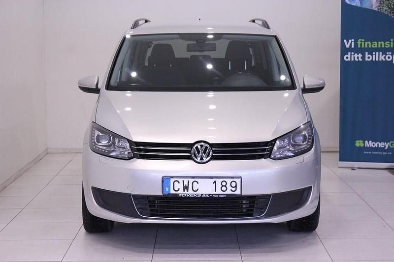Begagnad VW Touran 150 HK (110 kW) 2010 Ljusbrun Minibuss