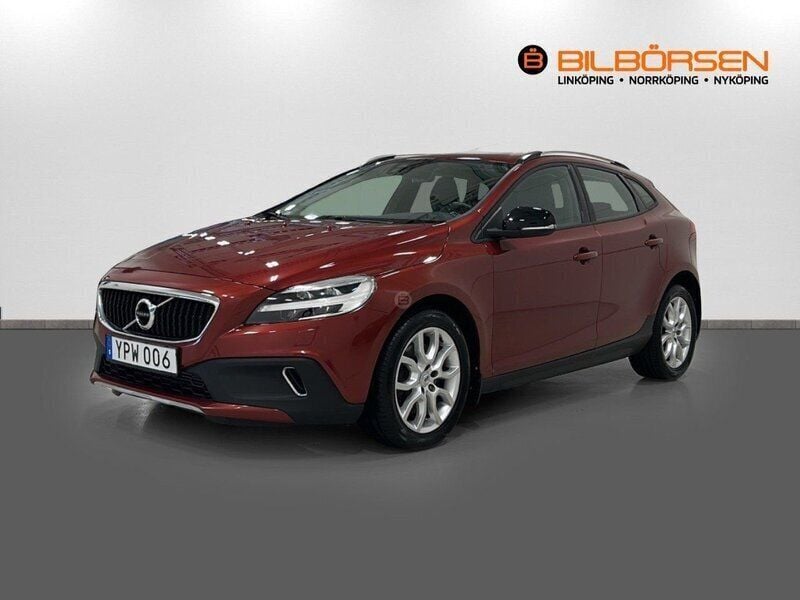 Röd Begagnad 2017 Volvo V40 CC Momentum Kombi | 199 900 kr (Lite dyr) - Bild 1/3