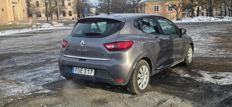 Begagnad Renault Clio IV 90 HK (66 kW) 2015