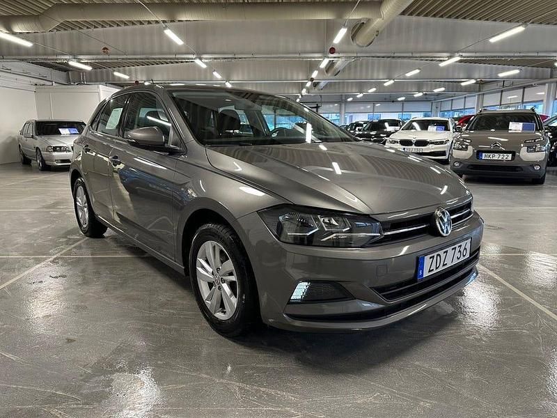 Begagnad VW Polo 95 HK (69 kW) 2017 Ljusgrå Halvkombi