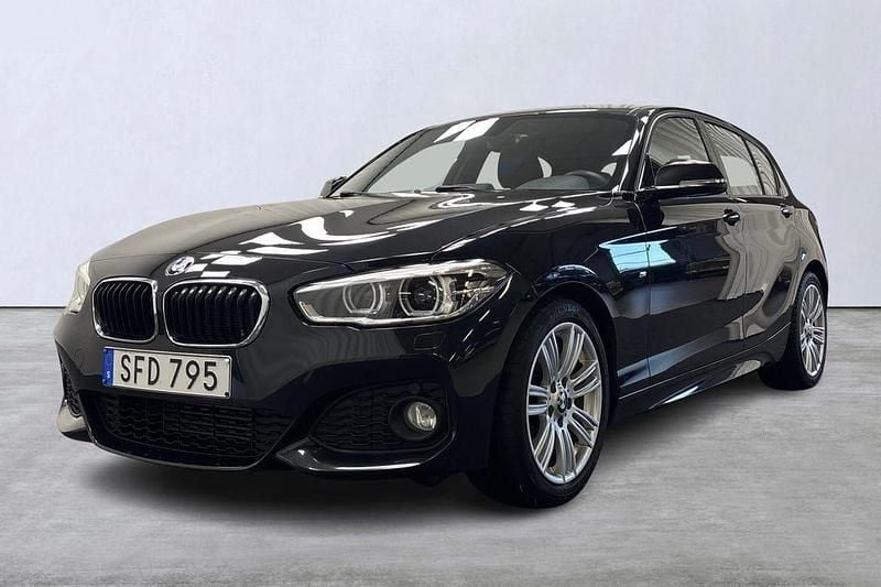Svart Begagnad 2015 BMW 116 M Sport Halvkombi | 149 900 kr (Marknadspris) - Bild 1/4