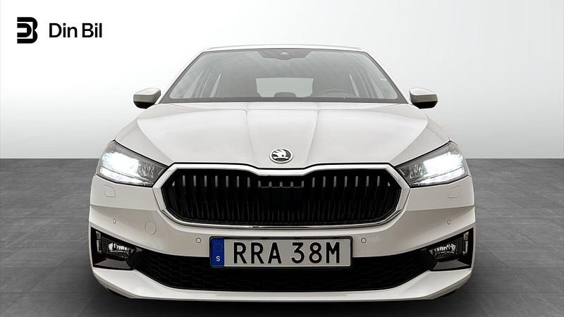 Begagnad Skoda Fabia Style 112 HK (82 kW) 2023 Candy white Halvkombi