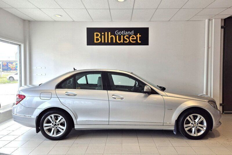 Silver Begagnad 2008 Mercedes C200 Avantgarde Sedan | 94 800 kr (Marknadspris) - Bild 1/4