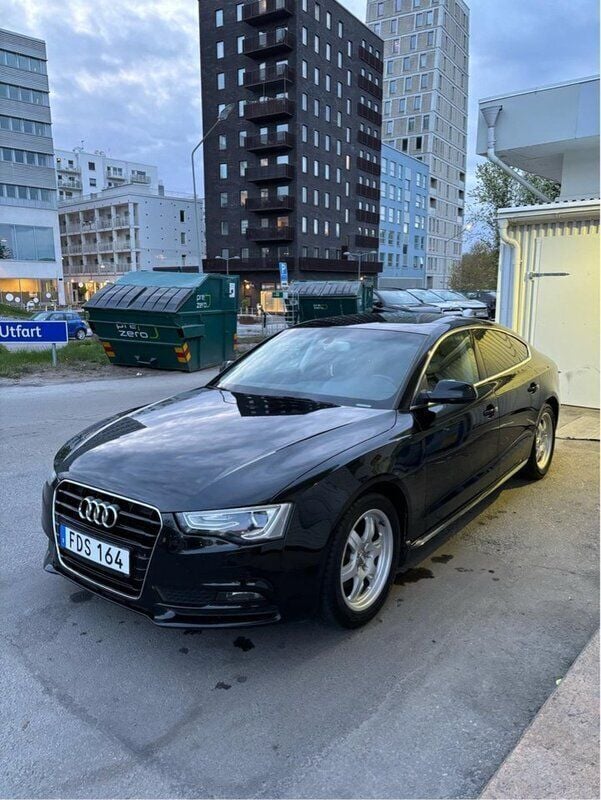 Svart Begagnad 2012 Audi A5 Sportback Comfort Halvkombi | 114 900 kr (Lite dyr) - Bild 1/4