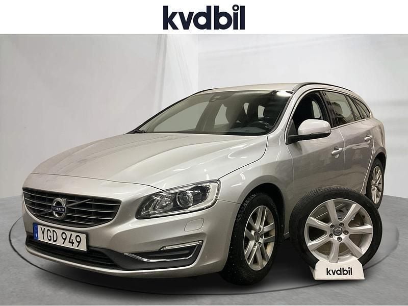 Silver Begagnad 2017 Volvo V60 Kombi | 122 900 kr (Superpris) - Bild 1/3