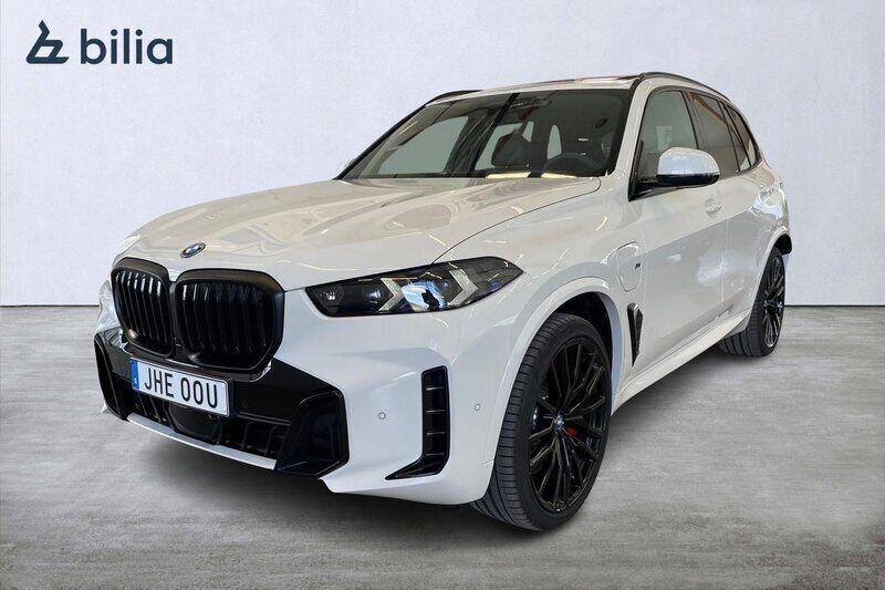 Vit Begagnad 2025 BMW X5 Comfort Edition SUV | 1 149 900 kr (Superpris) - Bild 1/3