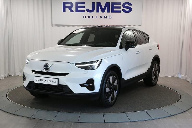 Vit Begagnad 2023 Volvo EC40 Plus SUV | 439 500 kr (Dyr) - Bild 1/4