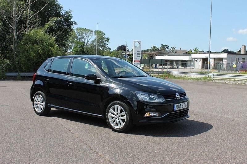 Svart Begagnad 2016 VW Polo Halvkombi | 94 800 kr (Lite dyr) - Bild 1/4