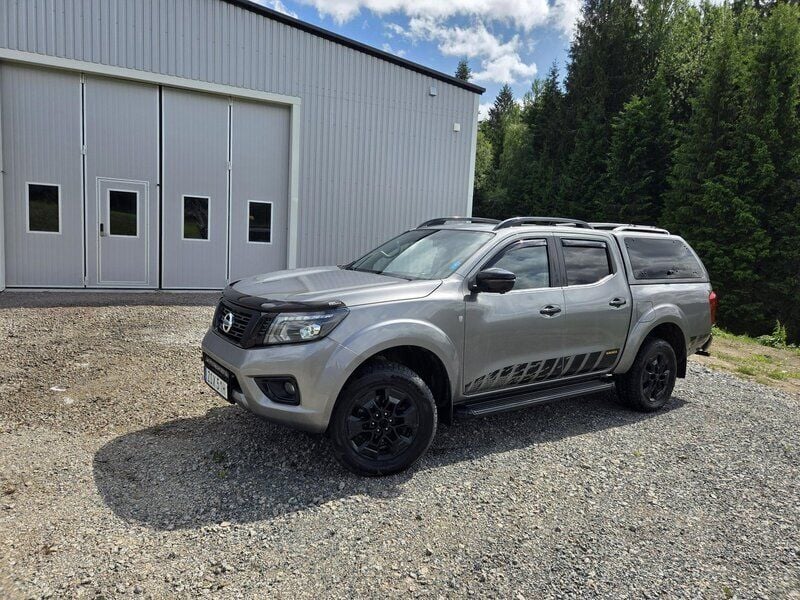 Grå Begagnad 2019 Nissan Navara N-Guard Pickup | 319 000 kr (Marknadspris) - Bild 1/4