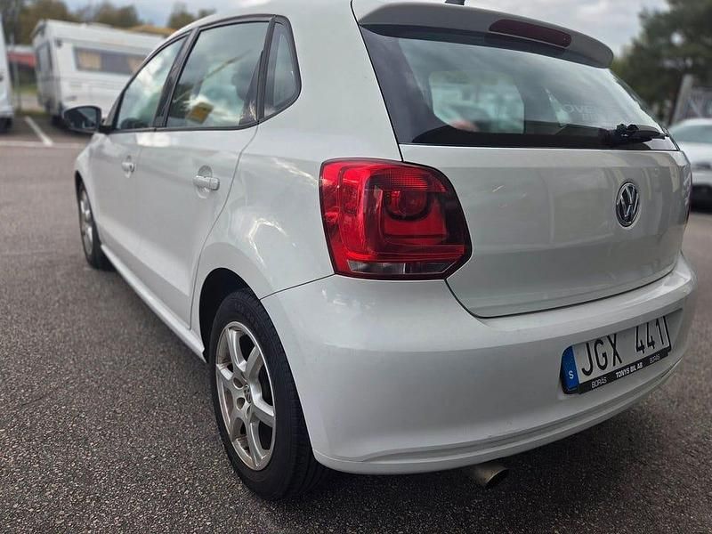 Begagnad VW Polo 90 HK (66 kW) 2012 Vit Halvkombi