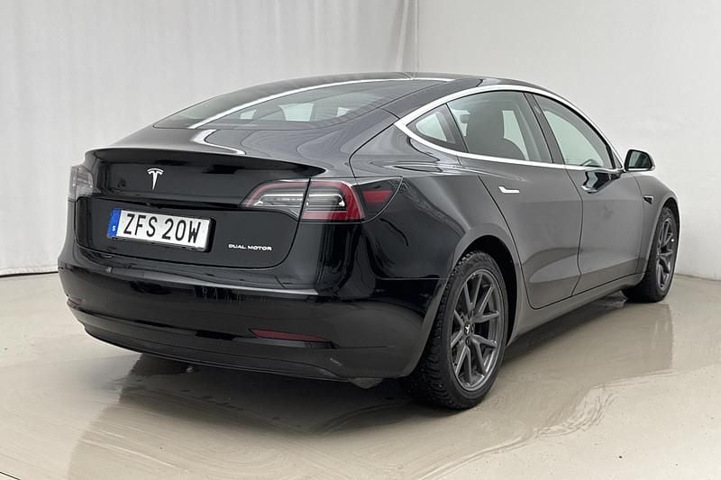 Begagnad Tesla Model 3 Long Range AWD 366 kW (498 HK) 2019 Svart Sedan