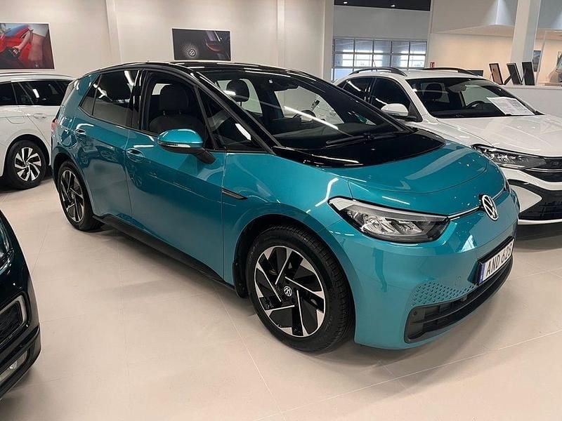 Grön (makena turquois metallic) Begagnad 2022 VW ID.3 Pro Performance Halvkombi | 249 900 kr (Bra pris) - Bild 1/4