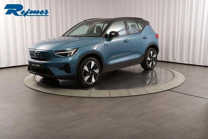 Blå (fjord blue metallic) Begagnad 2023 Volvo XC40 Core SUV | 359 900 kr - Bild 1/4