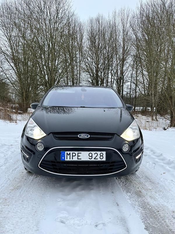 Begagnad Ford S-MAX S 140 HK (102 kW) 2010 Minibuss