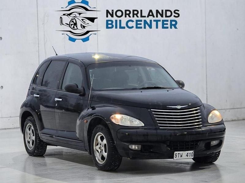 Begagnad Chrysler PT Cruiser 141 HK (103 kW) 2001 Svart Halvkombi