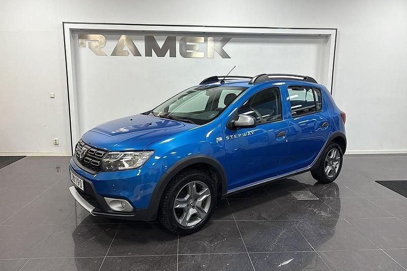 Blå Begagnad 2016 Dacia Sandero Stepway Kombi | 82 000 kr (Marknadspris) - Bild 1/4