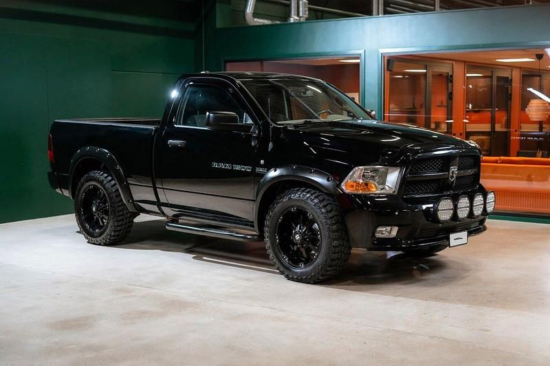 Svart Begagnad 2012 Dodge Ram Pickup | 259 900 kr (Bra pris) - Bild 1/4
