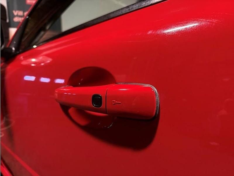 Begagnad Volvo V70 R-Design 231 HK (169 kW) 2011 Röd Kombi