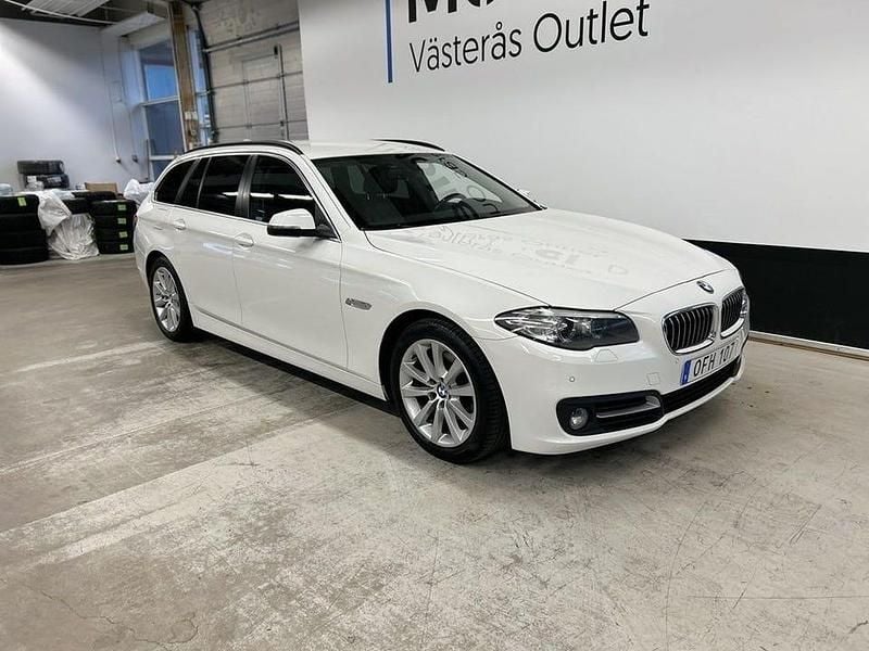 Vit Begagnad 2017 BMW 520 Kombi | 154 900 kr (Bra pris) - Bild 1/2