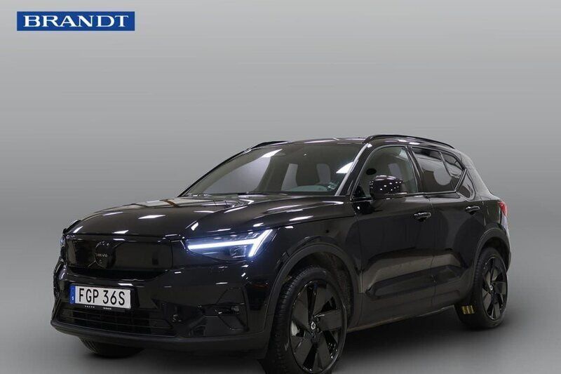 Svart Begagnad 2025 Volvo EX40 Ultra SUV | 559 900 kr (Marknadspris) - Bild 1/4