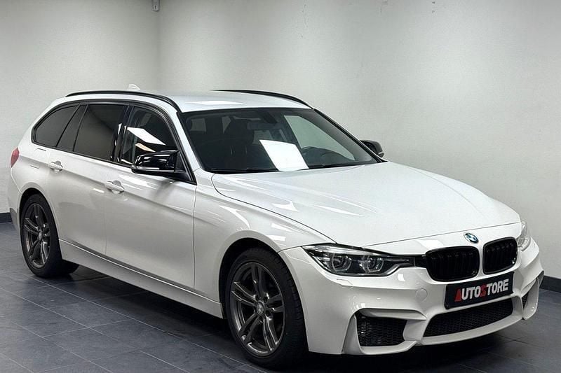 Vit Begagnad 2016 BMW 330 M Sport Kombi | 229 900 kr (Marknadspris) - Bild 1/4
