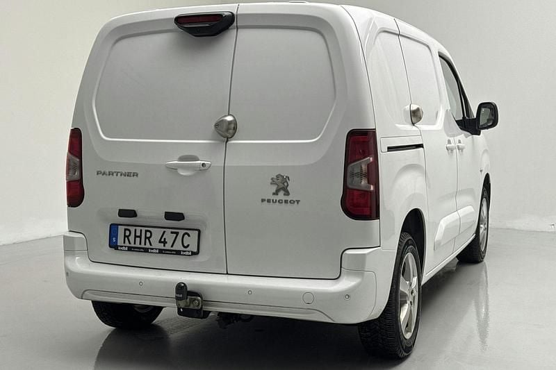 Begagnad Peugeot Partner 130 HK (95 kW) 2021 Vit Minibuss