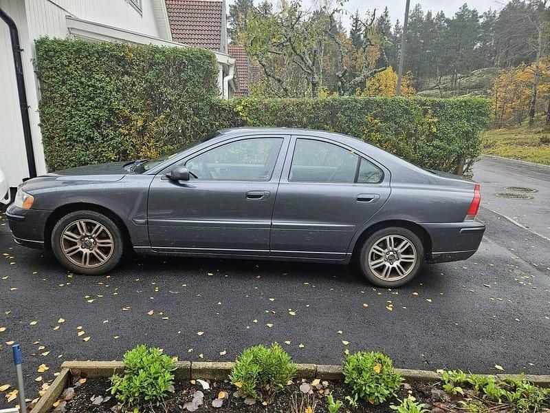 Begagnad 2006 Volvo S60 Momentum Sedan | 25 000 kr (Bra pris) - Bild 1/1