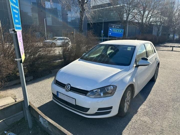 Vit Begagnad 2015 VW Golf VII Halvkombi | 69 000 kr (Superpris) - Bild 1/4