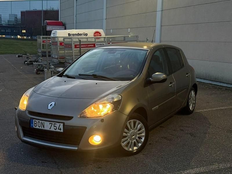 Begagnad Renault Clio R.S. 75 HK (55 kW) 2012 Halvkombi