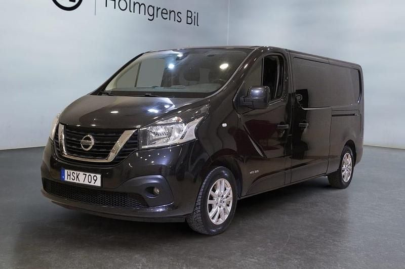 Svart Begagnad 2019 Nissan NV300 Van | 209 900 kr - Bild 1/4