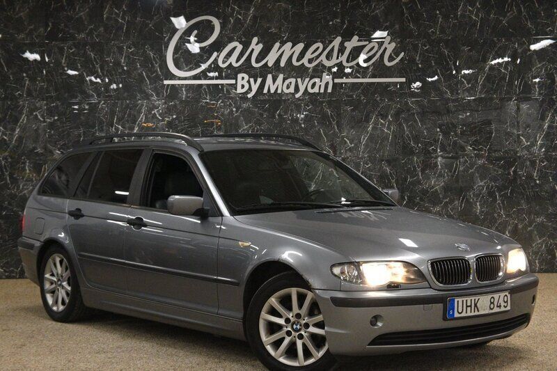 Ljusgrå (grå) Begagnad 2003 BMW 318 Kombi | 29 990 kr - Bild 1/4