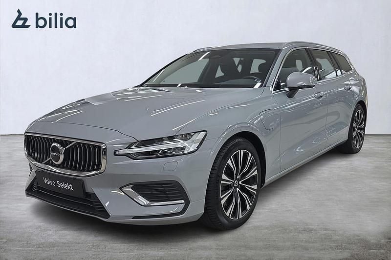 Grå Begagnad 2024 Volvo V60 Core Kombi | 429 000 kr (Bra pris) - Bild 1/3
