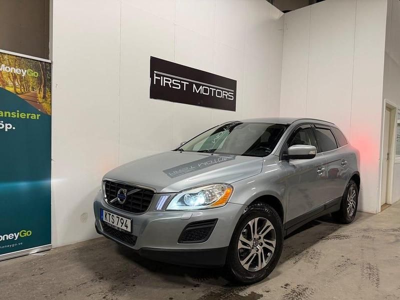 Silver Begagnad 2010 Volvo XC60 Summum SUV | 93 900 kr (Bra pris) - Bild 1/4