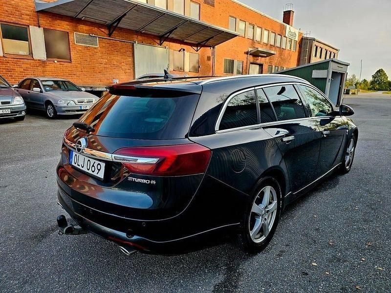 Begagnad Opel Insignia 194 HK (142 kW) 2013 Svart Kombi