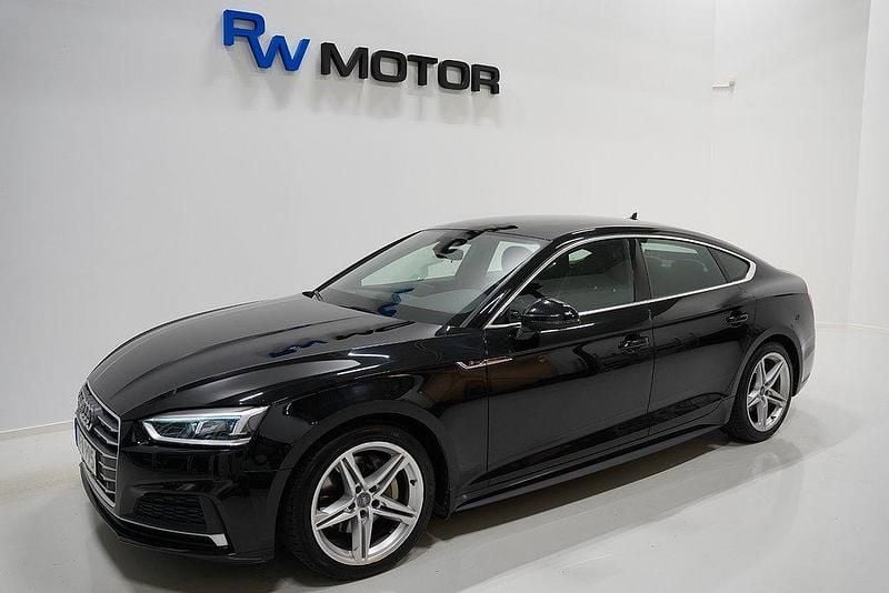 Svart Begagnad 2017 Audi A5 Sportback S-Line Halvkombi | 254 900 kr (Marknadspris) - Bild 1/4