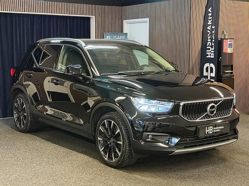 Svart Begagnad 2020 Volvo XC40 Momentum SUV | 269 900 kr (Bra pris) - Bild 1/4