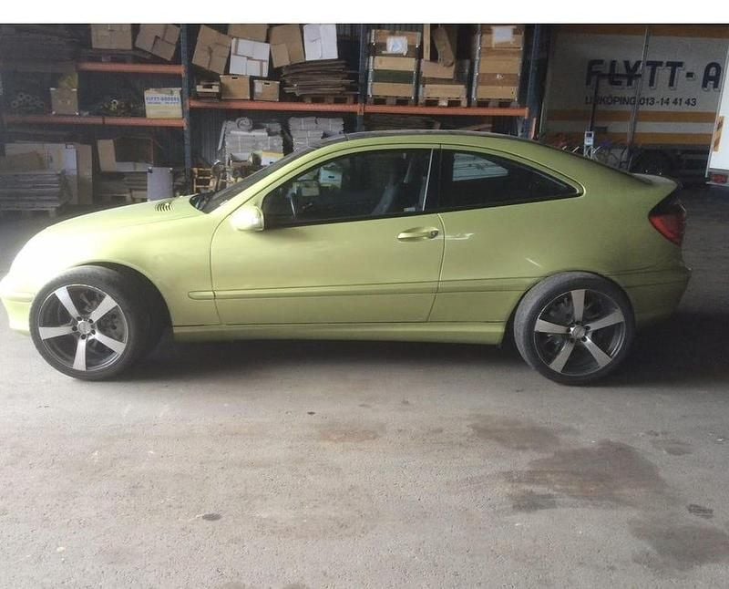 Grön Begagnad 2002 Mercedes C230 Sportkupé | 18 000 kr - Bild 1/1