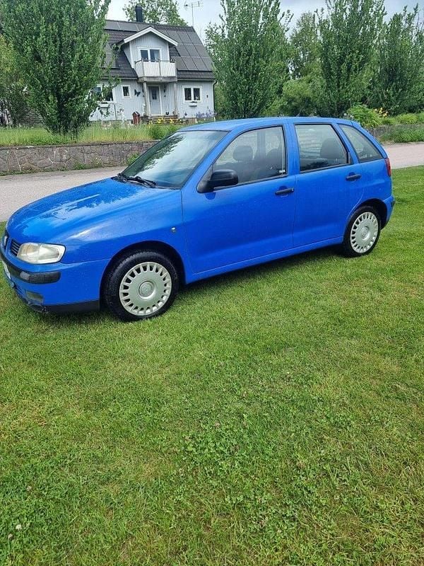 Blå Begagnad 2001 Seat Ibiza Halvkombi | 15 900 kr - Bild 1/4