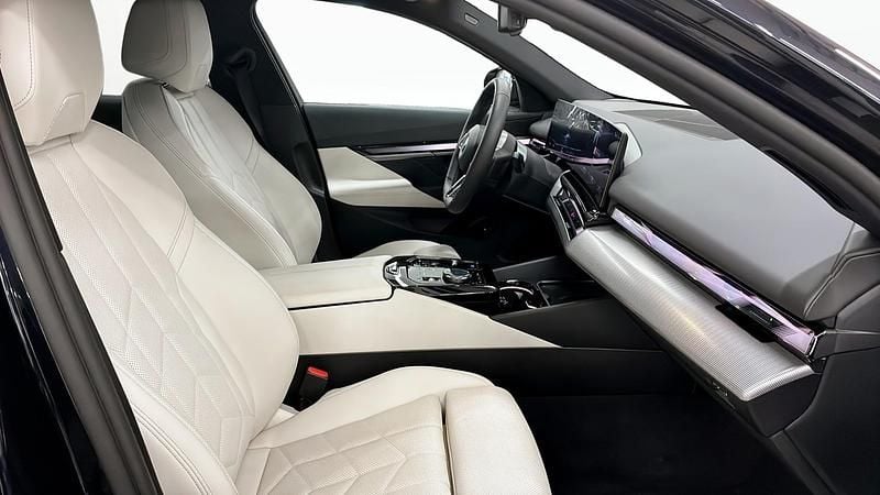 Ny BMW i5 M Sport 289 kW (394 HK) 2025 Svart Sedan