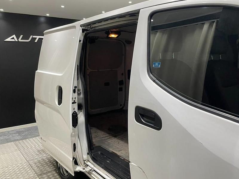 Begagnad Nissan NV200 90 HK (66 kW) 2014 Vit Minibuss