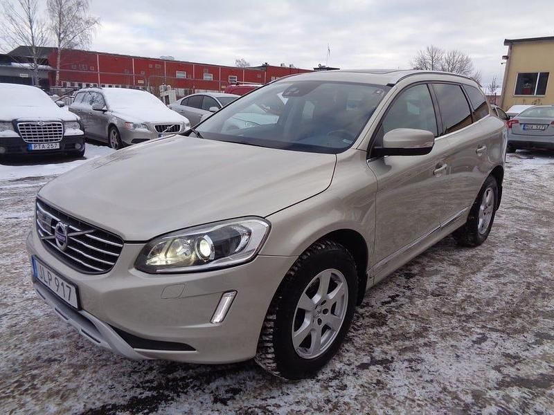 Ljusbrun Begagnad 2017 Volvo XC60 Standard SUV | 125 000 kr - Bild 1/4
