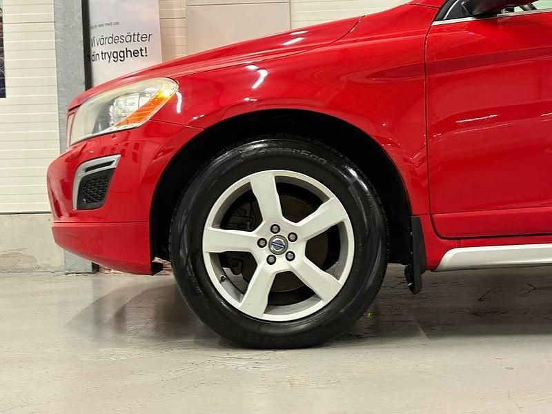 Begagnad Volvo XC60 R-Design 215 HK (158 kW) 2011 Röd SUV