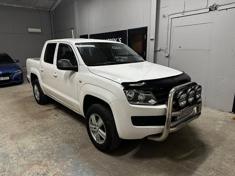 Vit Begagnad 2015 VW Amarok Pickup | 174 500 kr (Marknadspris) - Bild 1/4